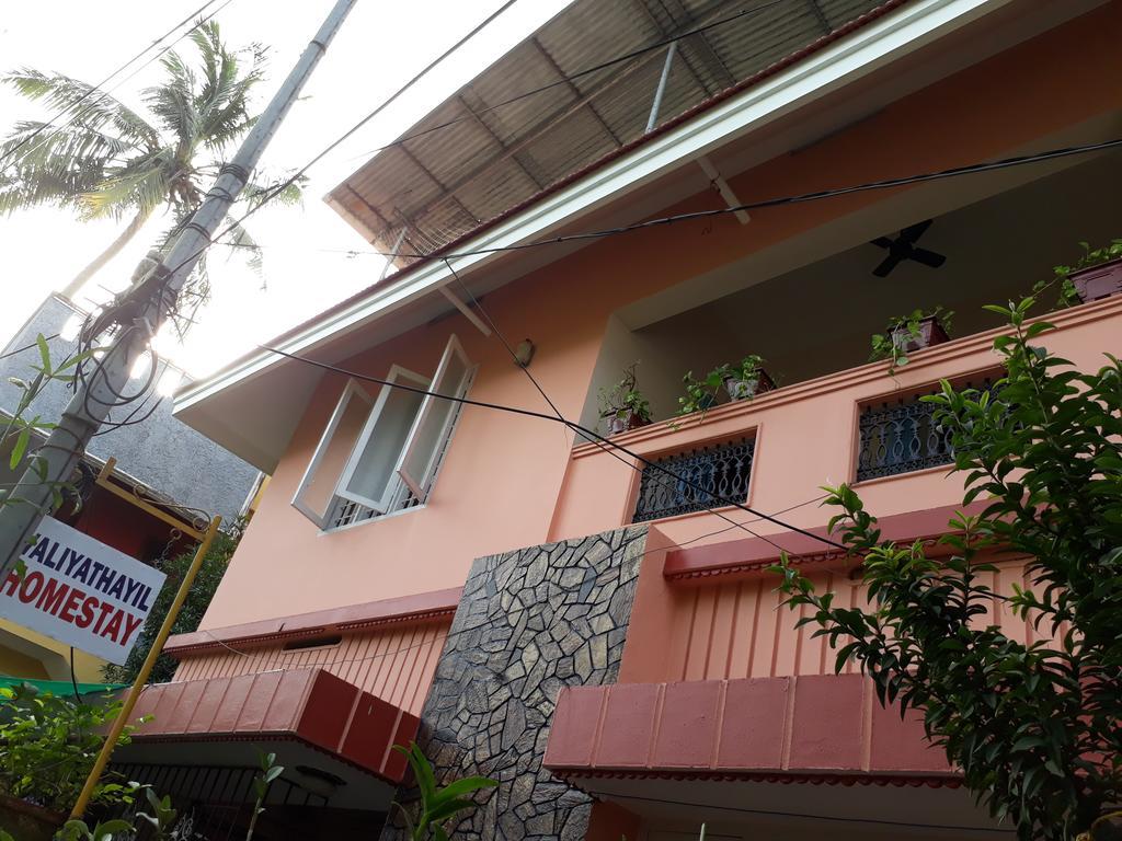 Valiyathayil Home Stay Kochi Exterior foto